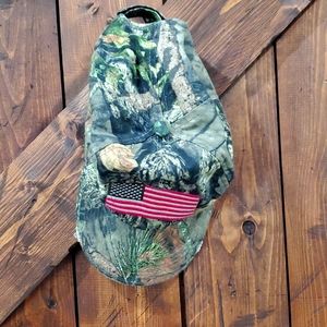 Ladies camo hat with American flag